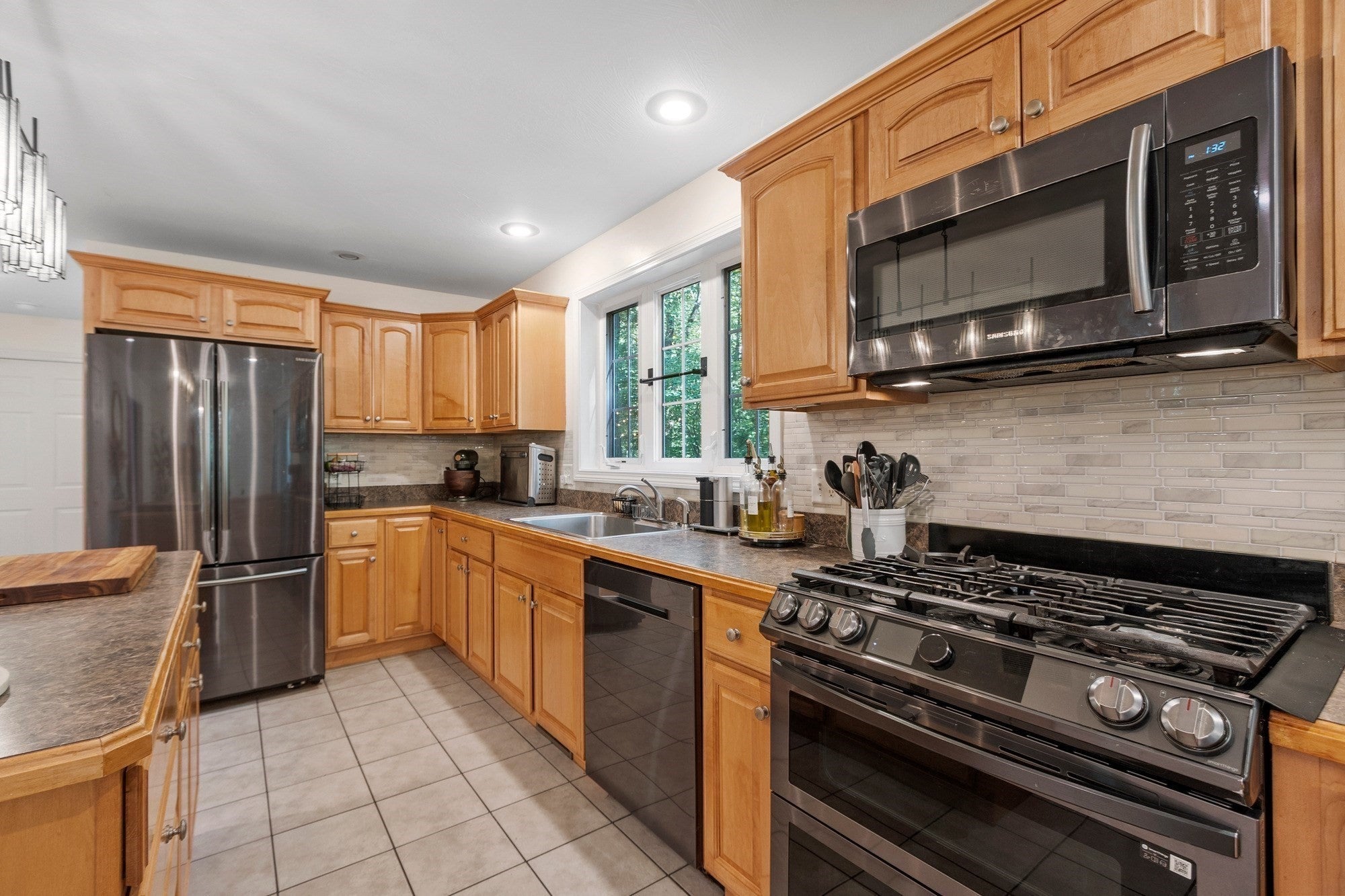 24 Wilson Rd, Londonderry, NH, 24 Wilson Rd, Londonderry, NH Photo #13
