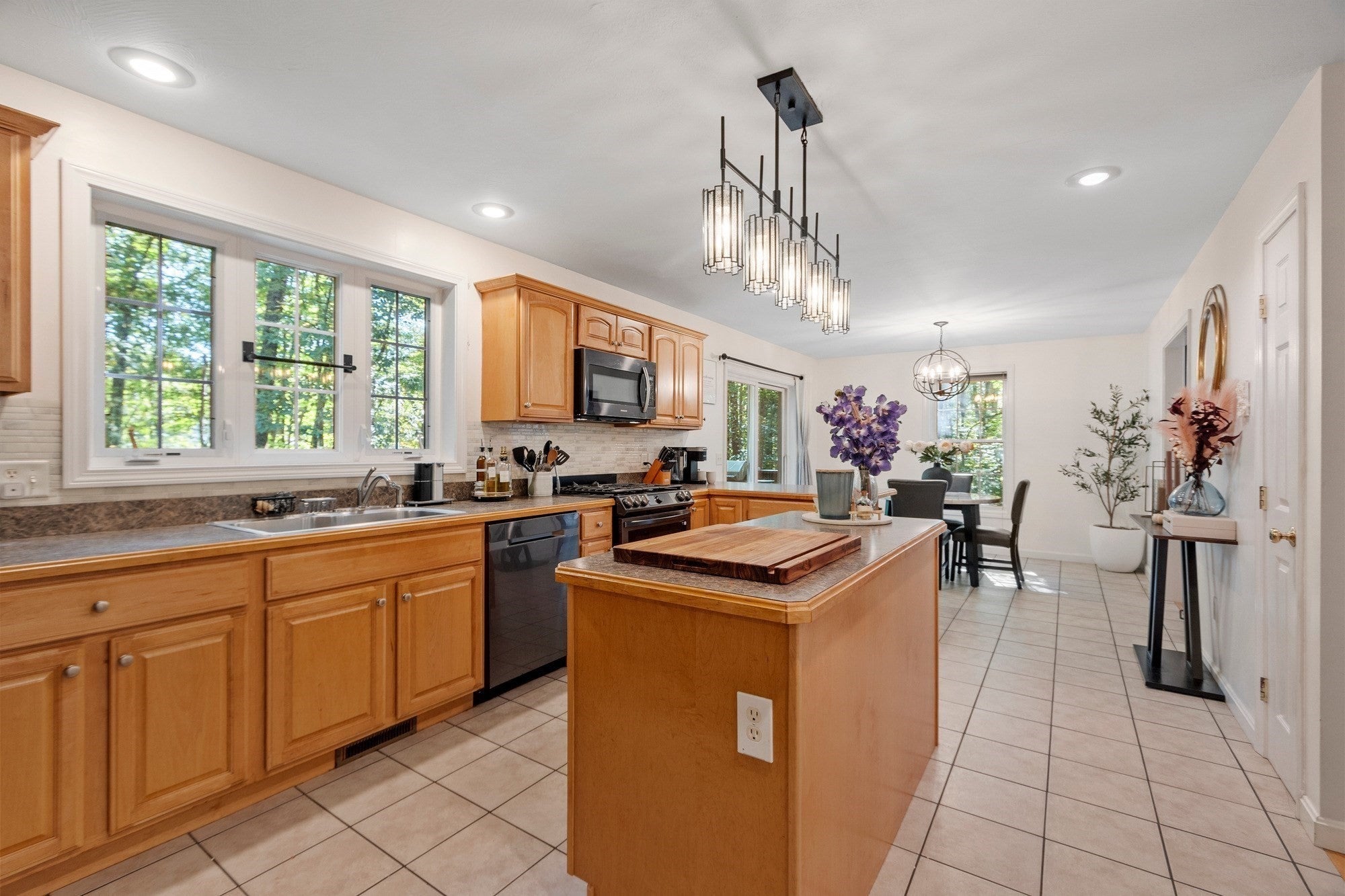 24 Wilson Rd, Londonderry, NH, 24 Wilson Rd, Londonderry, NH Photo #12