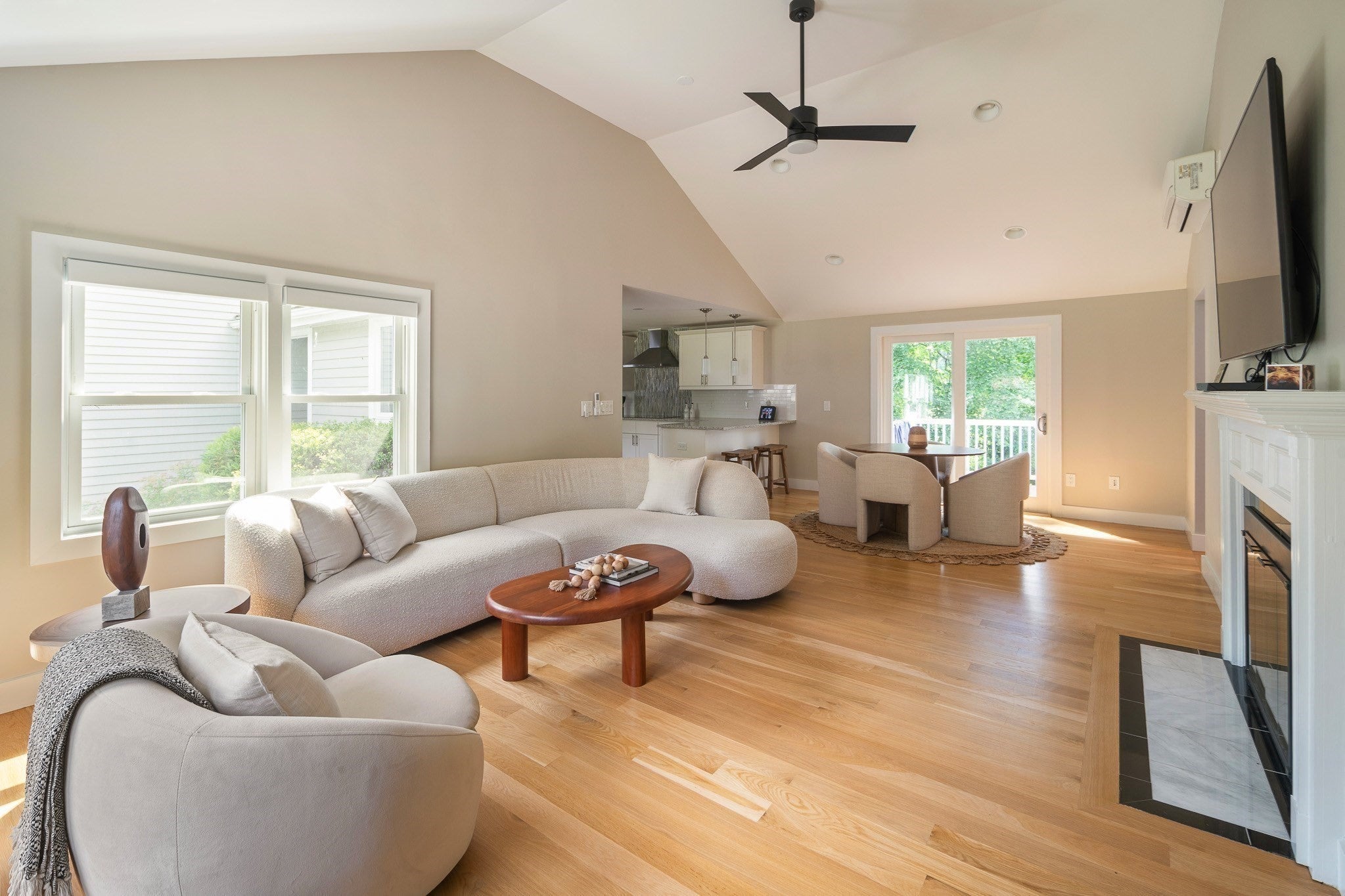 109 Country Ln, Westwood, MA, 109 Country Ln, Westwood, MA Photo #3