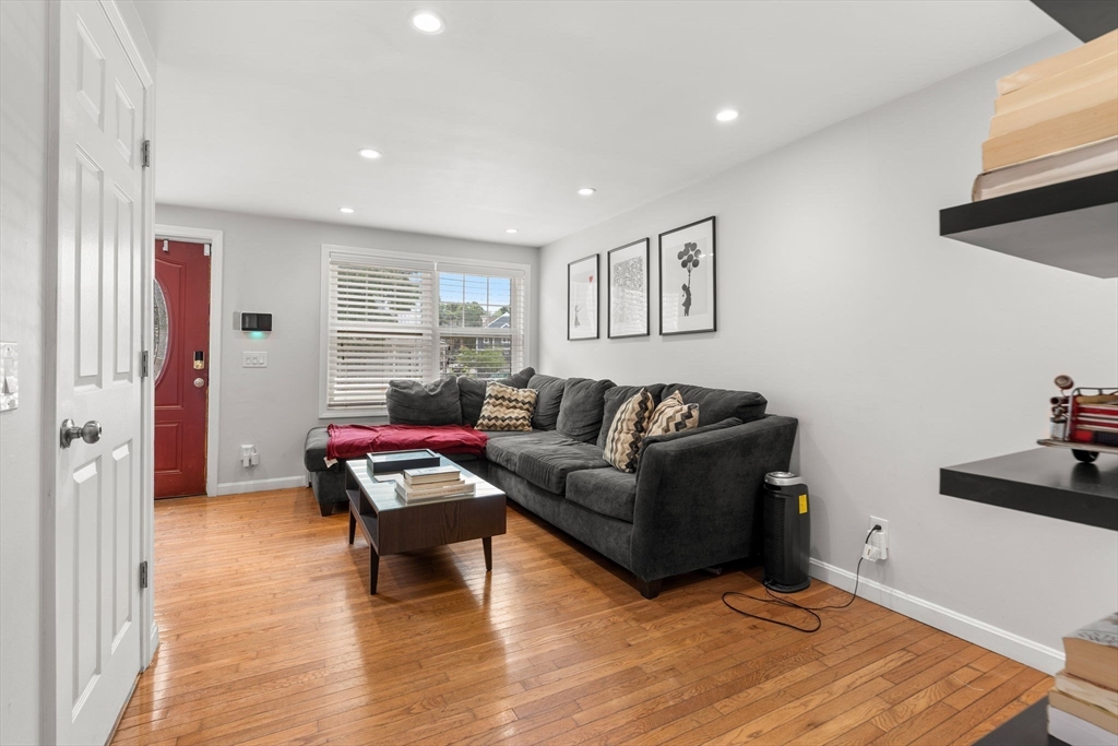 81 Wayland St