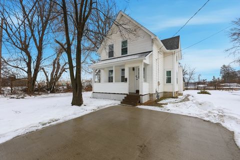 Photo of 29 Lowell Ave, West Springfield, MA 01089 (MLS # 73467242)