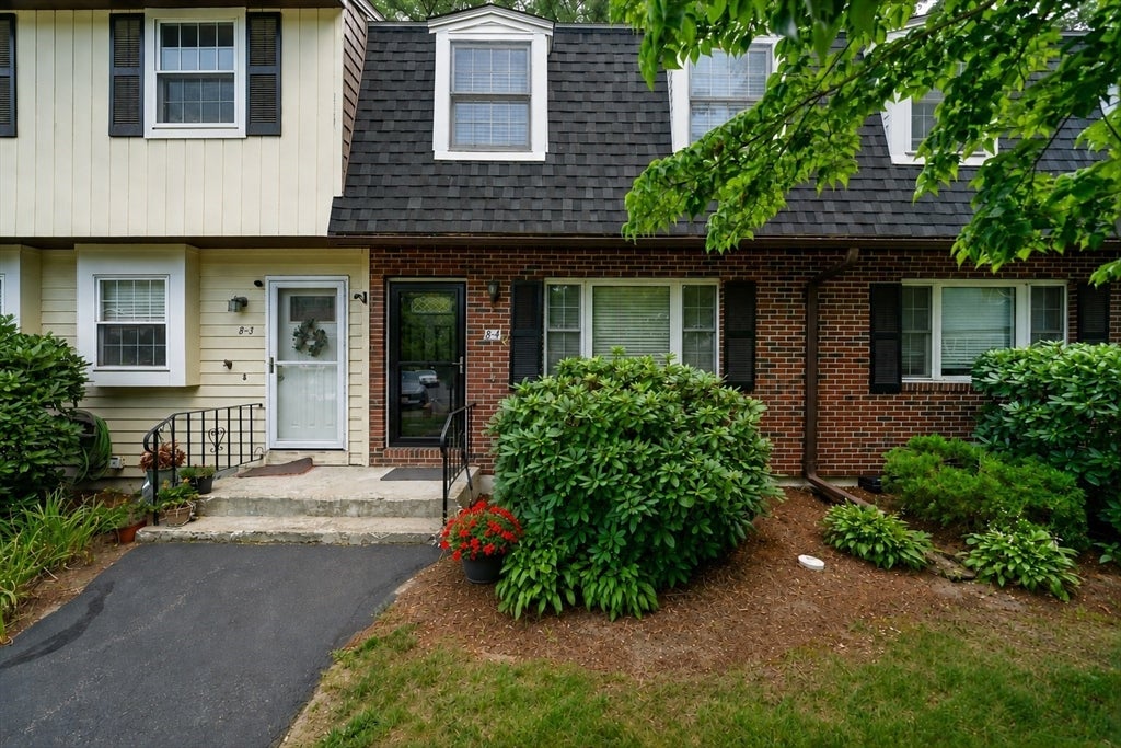 Photo of 8 Treetop Lane, Kingston, MA