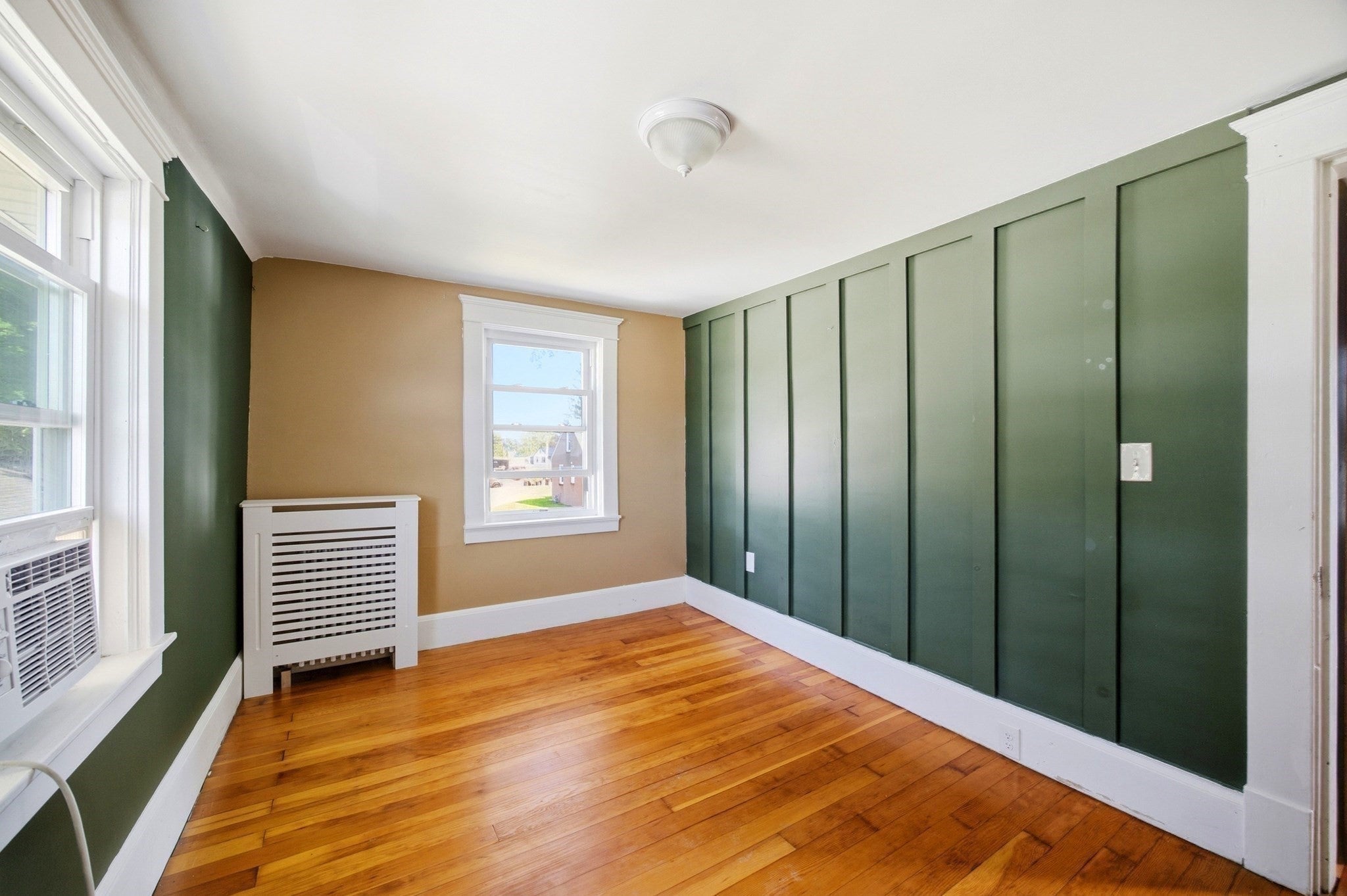 96 Catherine St, Chicopee, MA Photo #22