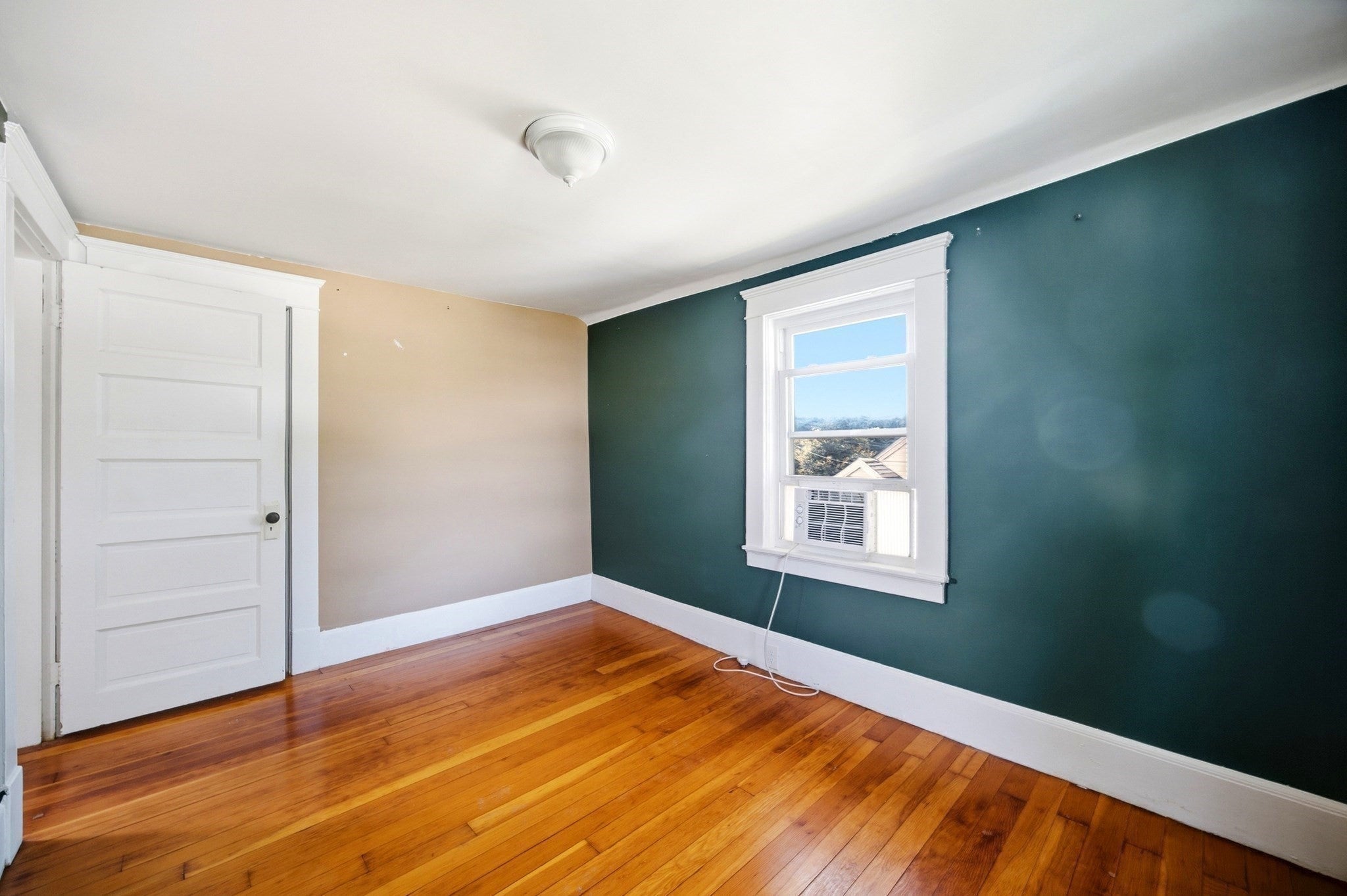 96 Catherine St, Chicopee, MA Photo #23