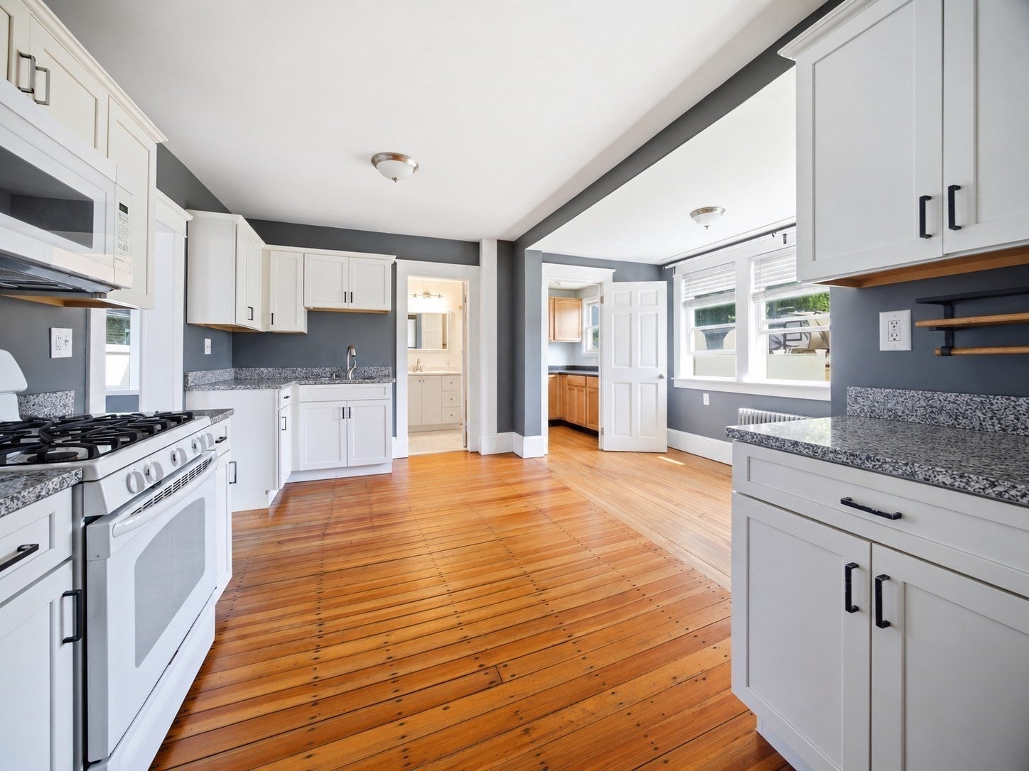 96 Catherine St, Chicopee, MA Photo #5