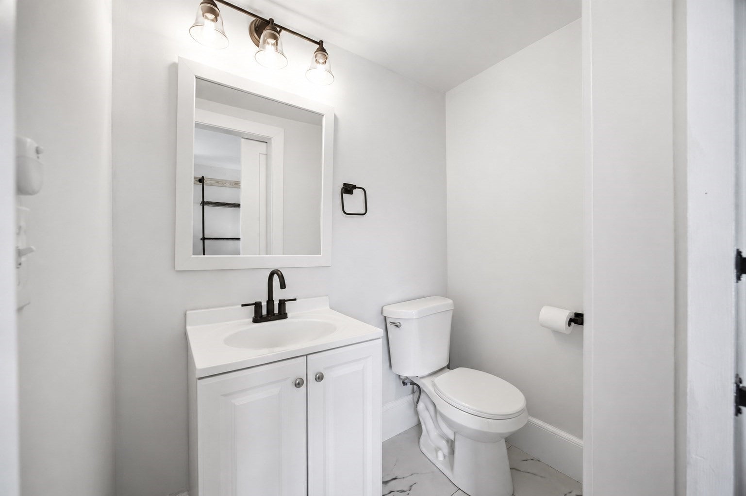 96 Catherine St, Chicopee, MA Photo #27