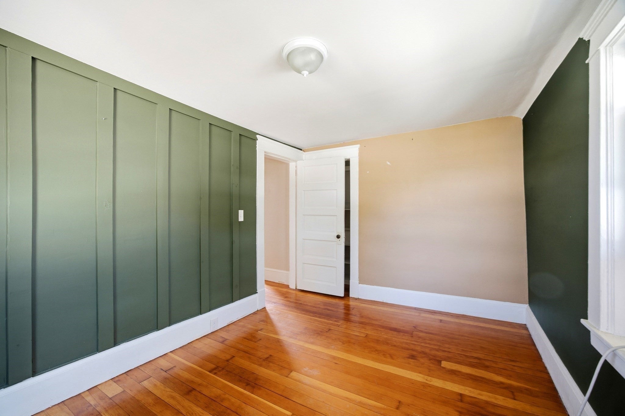 96 Catherine St, Chicopee, MA Photo #24
