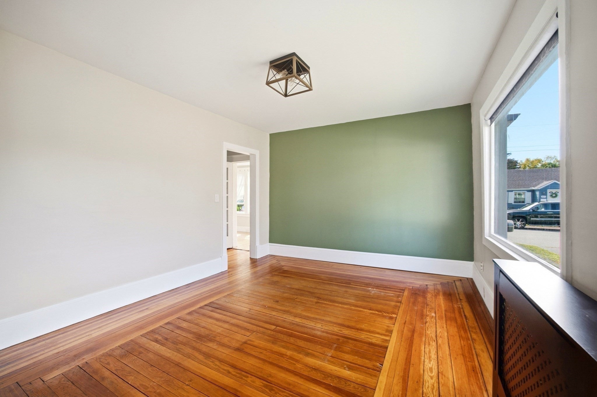 96 Catherine St, Chicopee, MA Photo #12