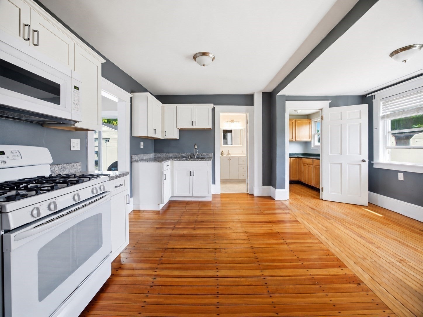 96 Catherine St, Chicopee, MA Photo #6