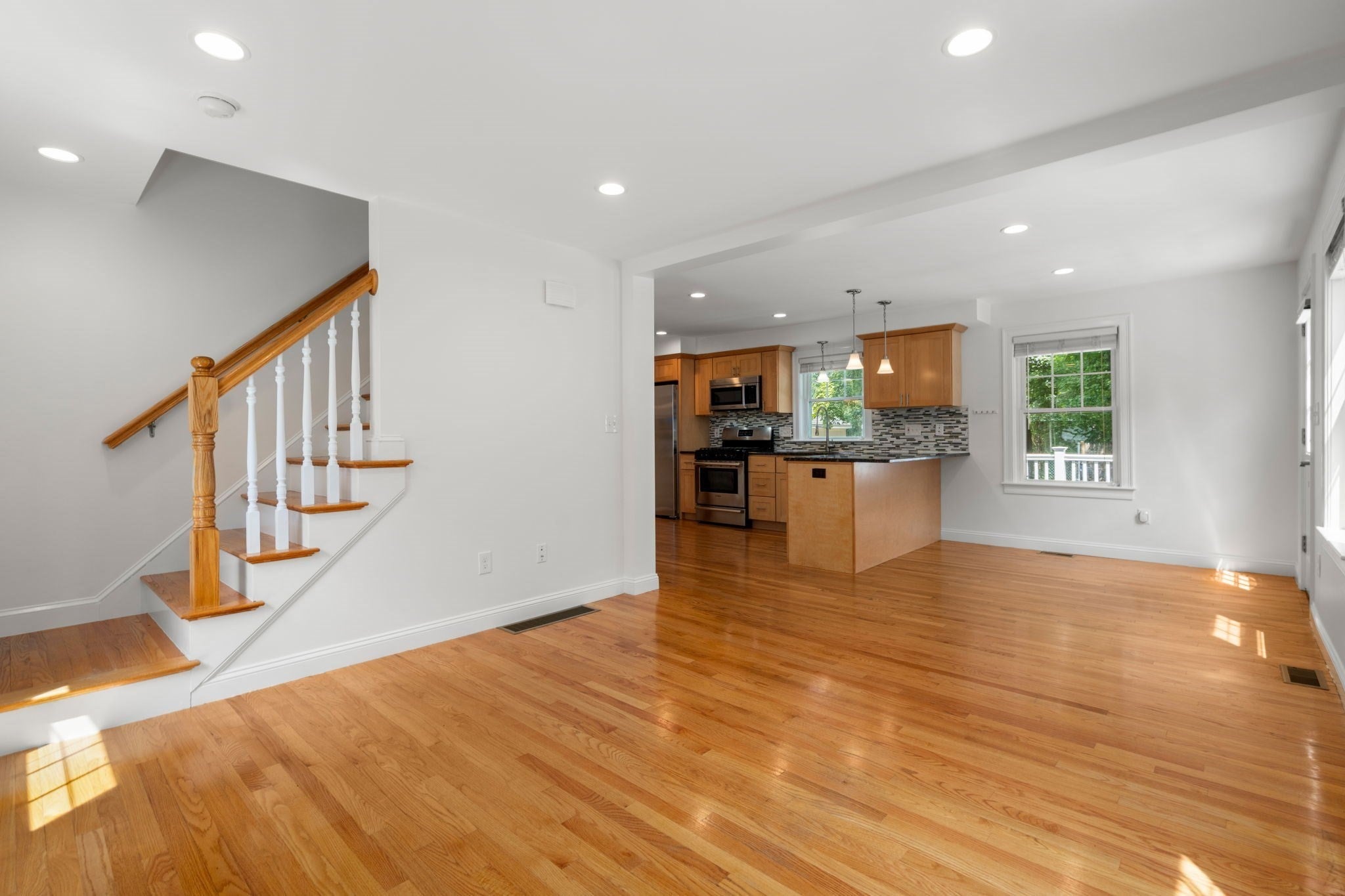 12 Lancaster Rd, Dedham, MA Photo #5