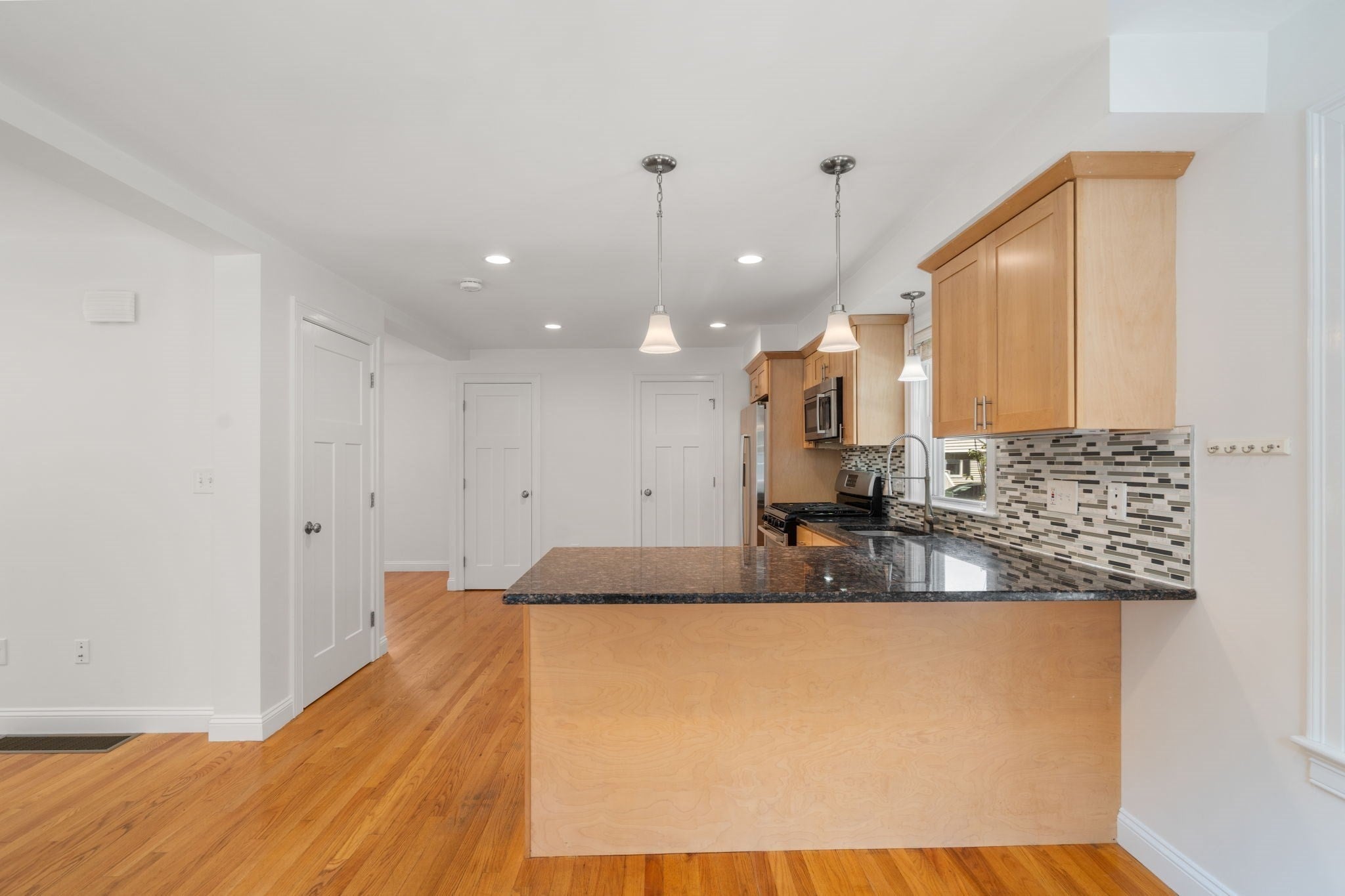 12 Lancaster Rd, Dedham, MA Photo #9