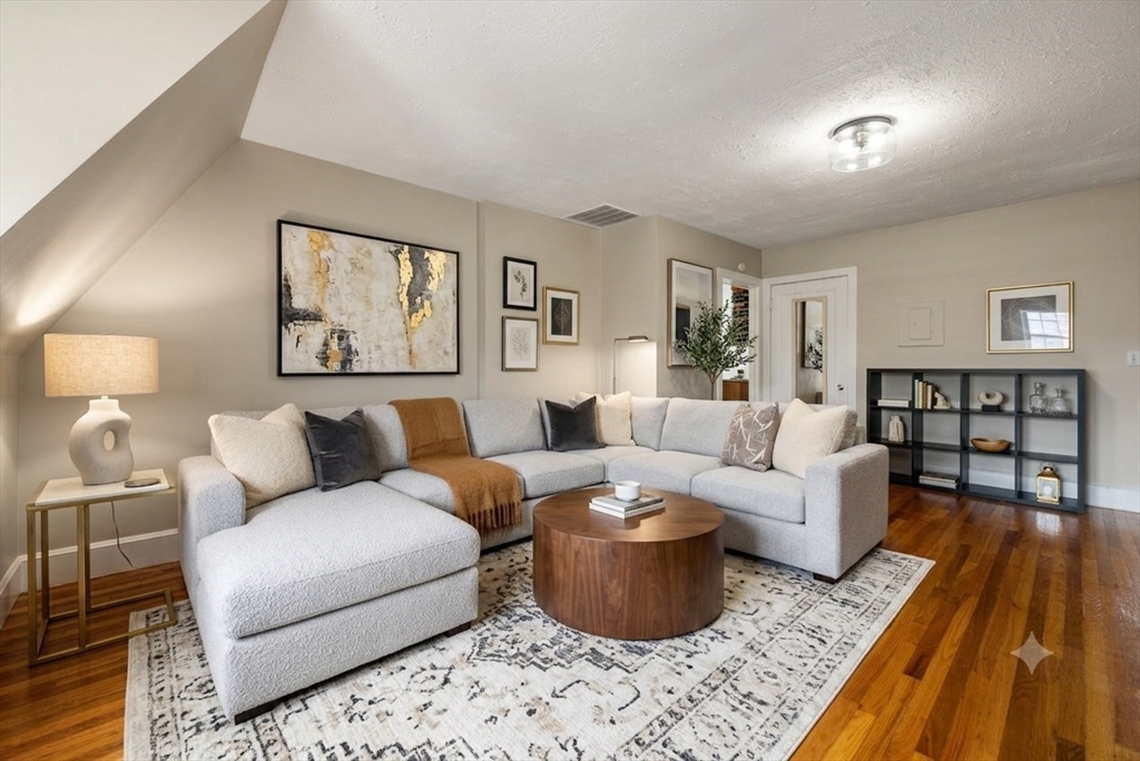 4 Alden St 3