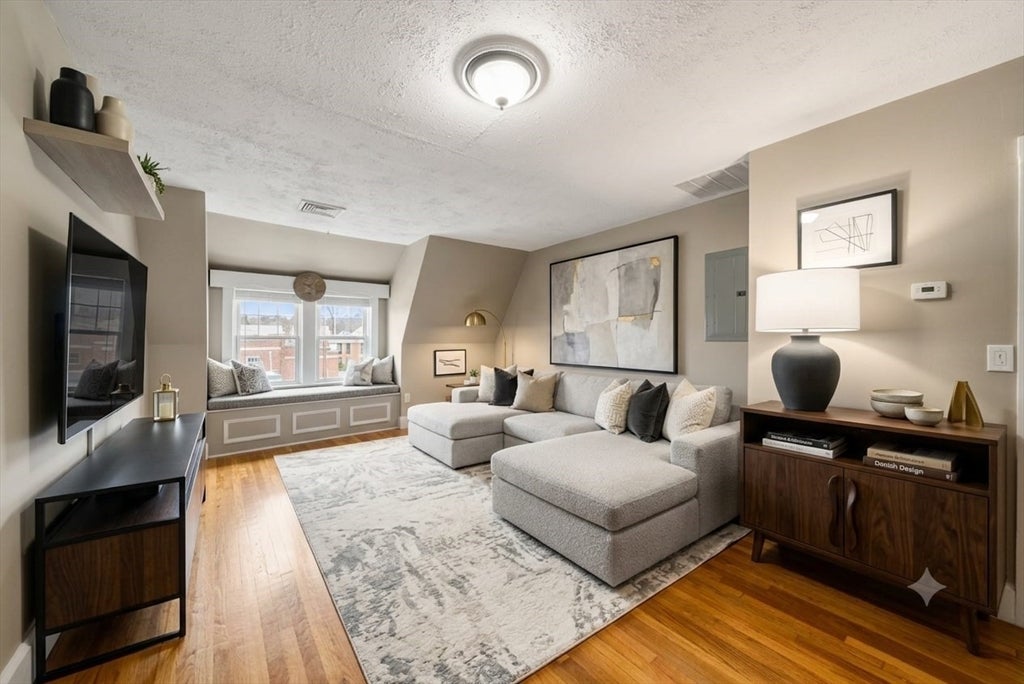 4 Alden St 3