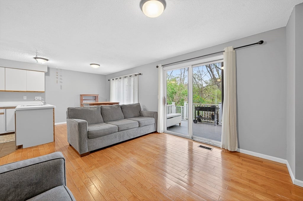3 Strathmore Shire Dr #E, Uxbridge, MA Photo #8