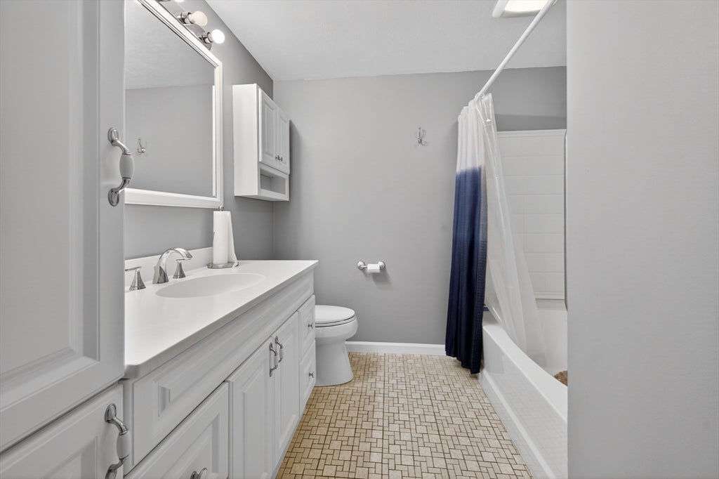 3 Strathmore Shire Dr #E, Uxbridge, MA Photo #28