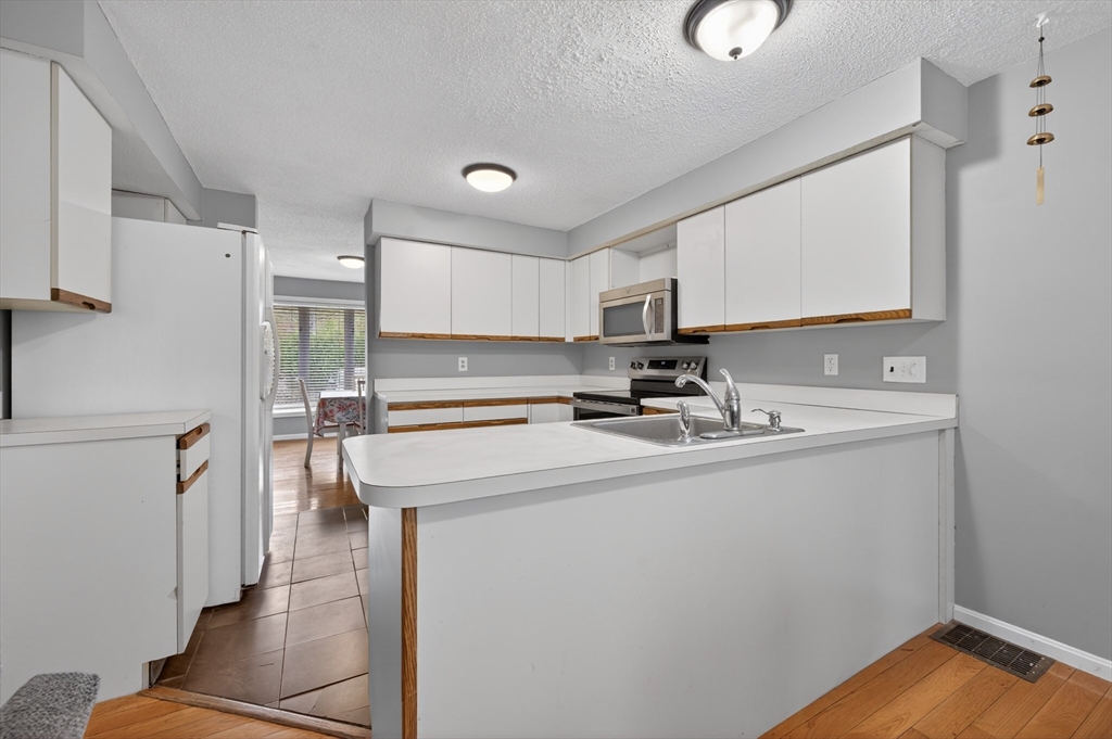 3 Strathmore Shire Dr #E, Uxbridge, MA Photo #10