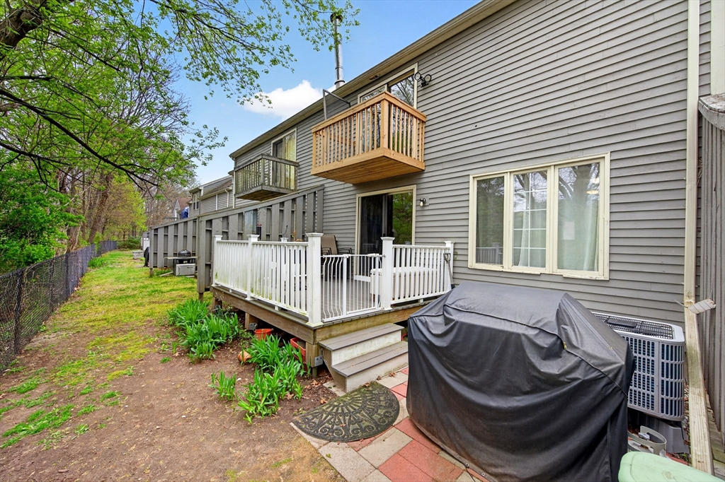 3 Strathmore Shire Dr. E