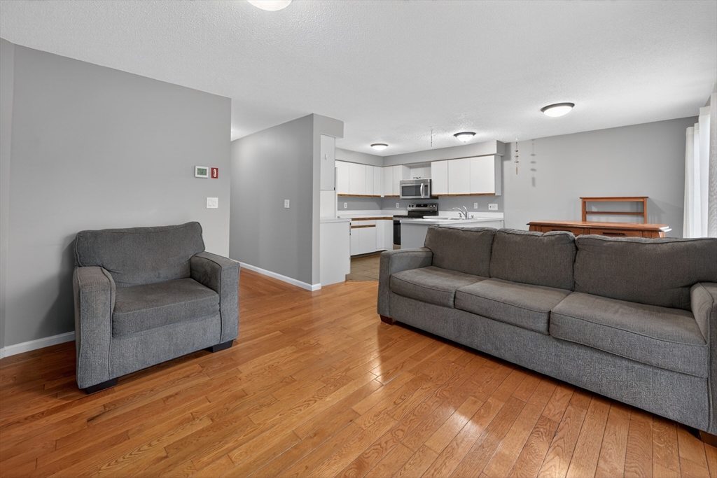 3 Strathmore Shire Dr #E, Uxbridge, MA Photo #9