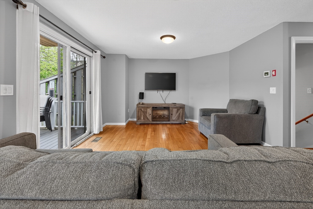 3 Strathmore Shire Dr #E, Uxbridge, MA Photo #6