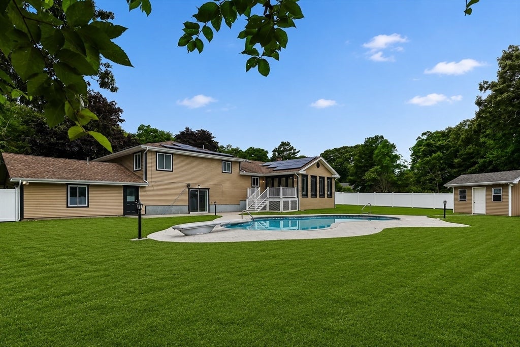 41 Watuppa Rd