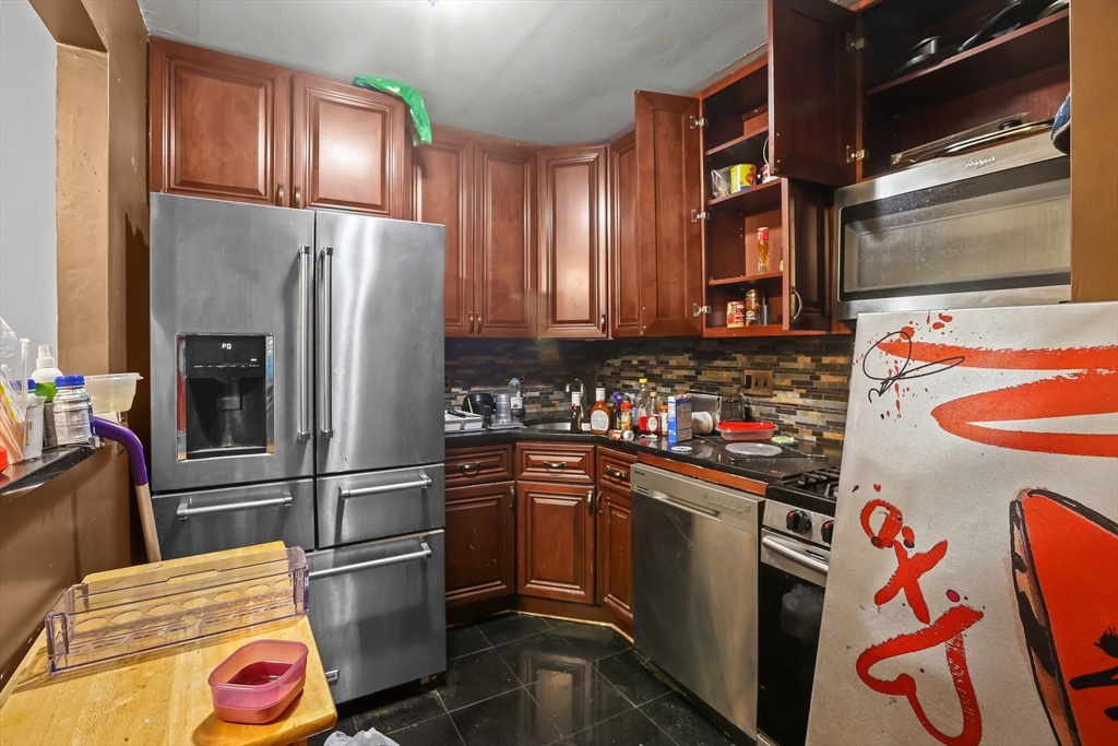 175 Clare Ave B4