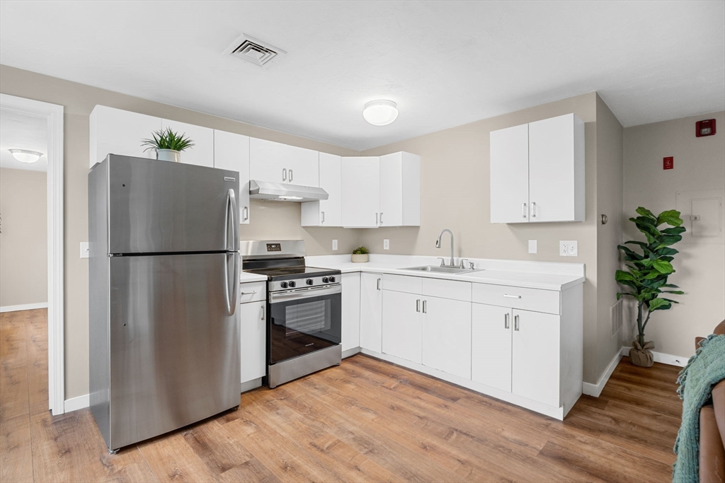 Chatham, Massachusetts 02633, United States, 1 Bedroom Bedrooms, ,1 BathroomBathrooms,Residential,Active,223477