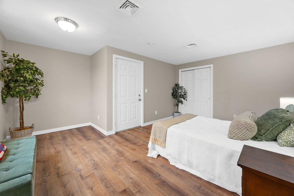 Chatham, Massachusetts 02633, United States, 1 Bedroom Bedrooms, ,1 BathroomBathrooms,Residential,Active,223477