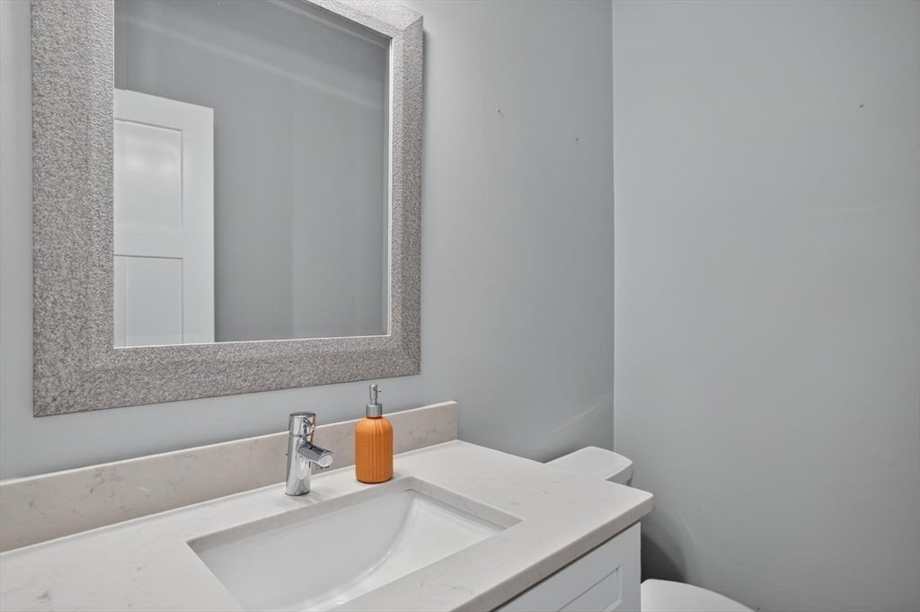18 Village Ln #4, Bolton, MA Photo #28