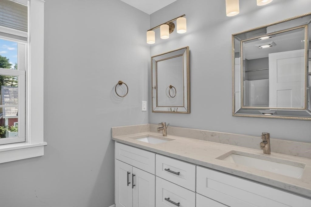 18 Village Ln #4, Bolton, MA Photo #35