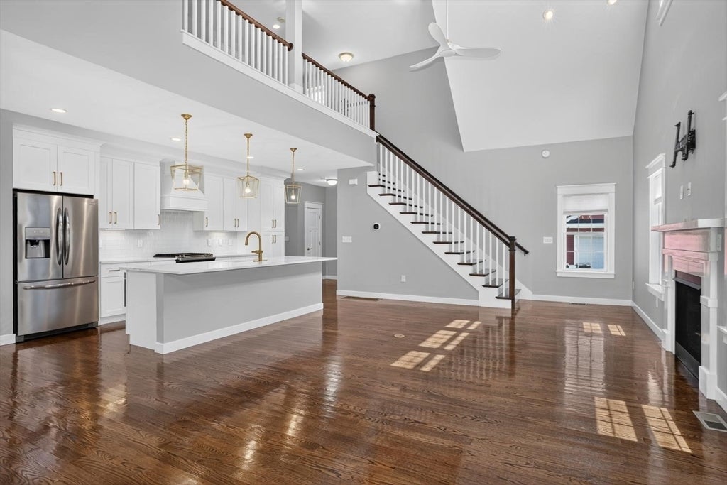 18 Village Ln #4, Bolton, MA Photo #11