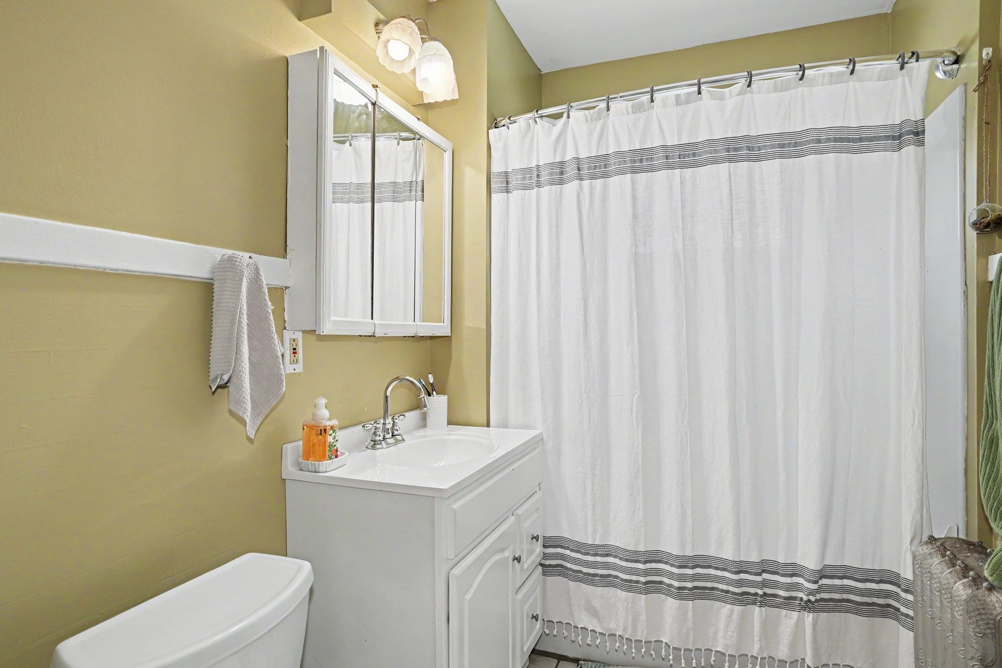 167 Seventh St, Leominster, MA Photo #32