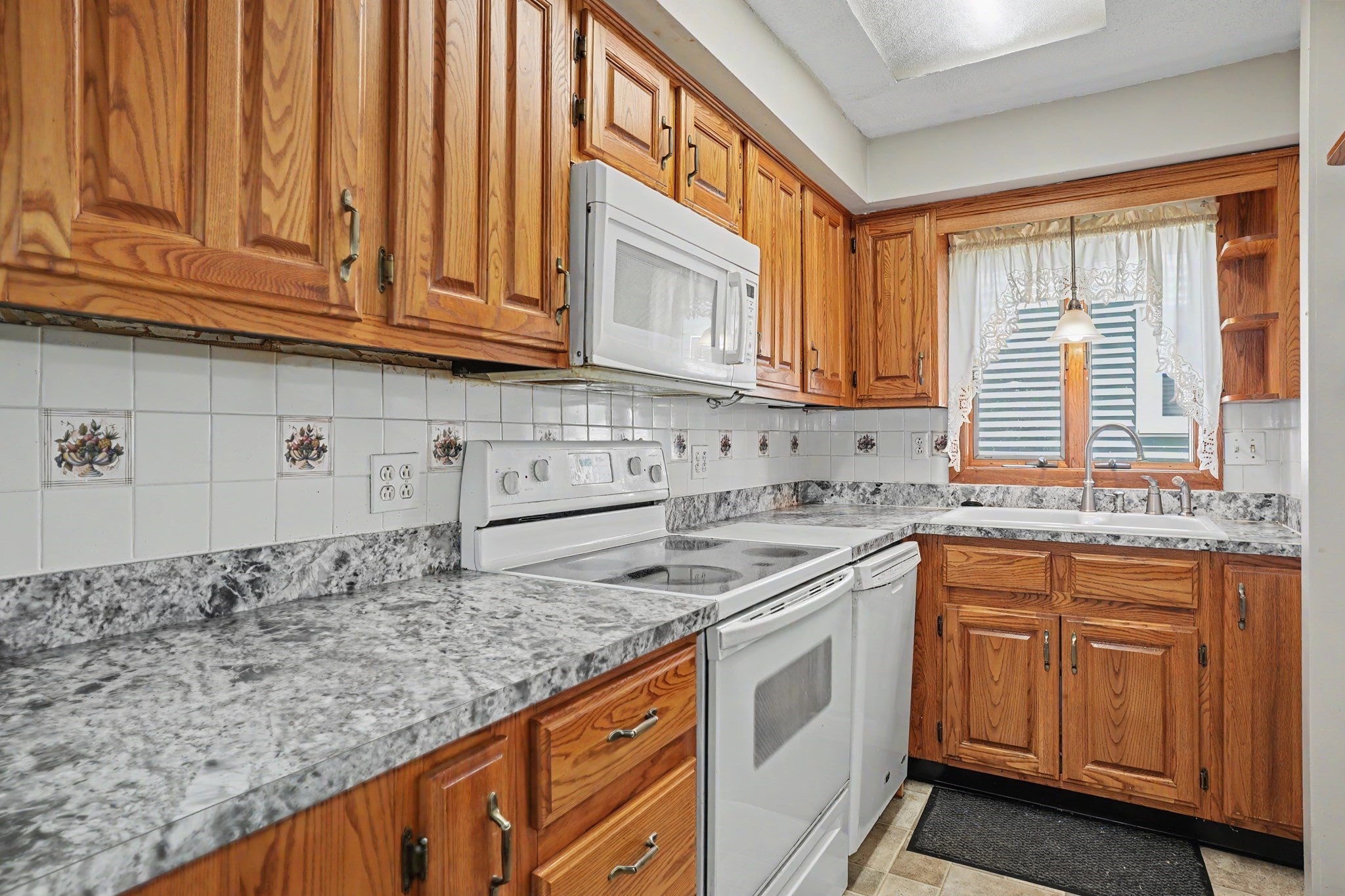 167 Seventh St, Leominster, MA Photo #6