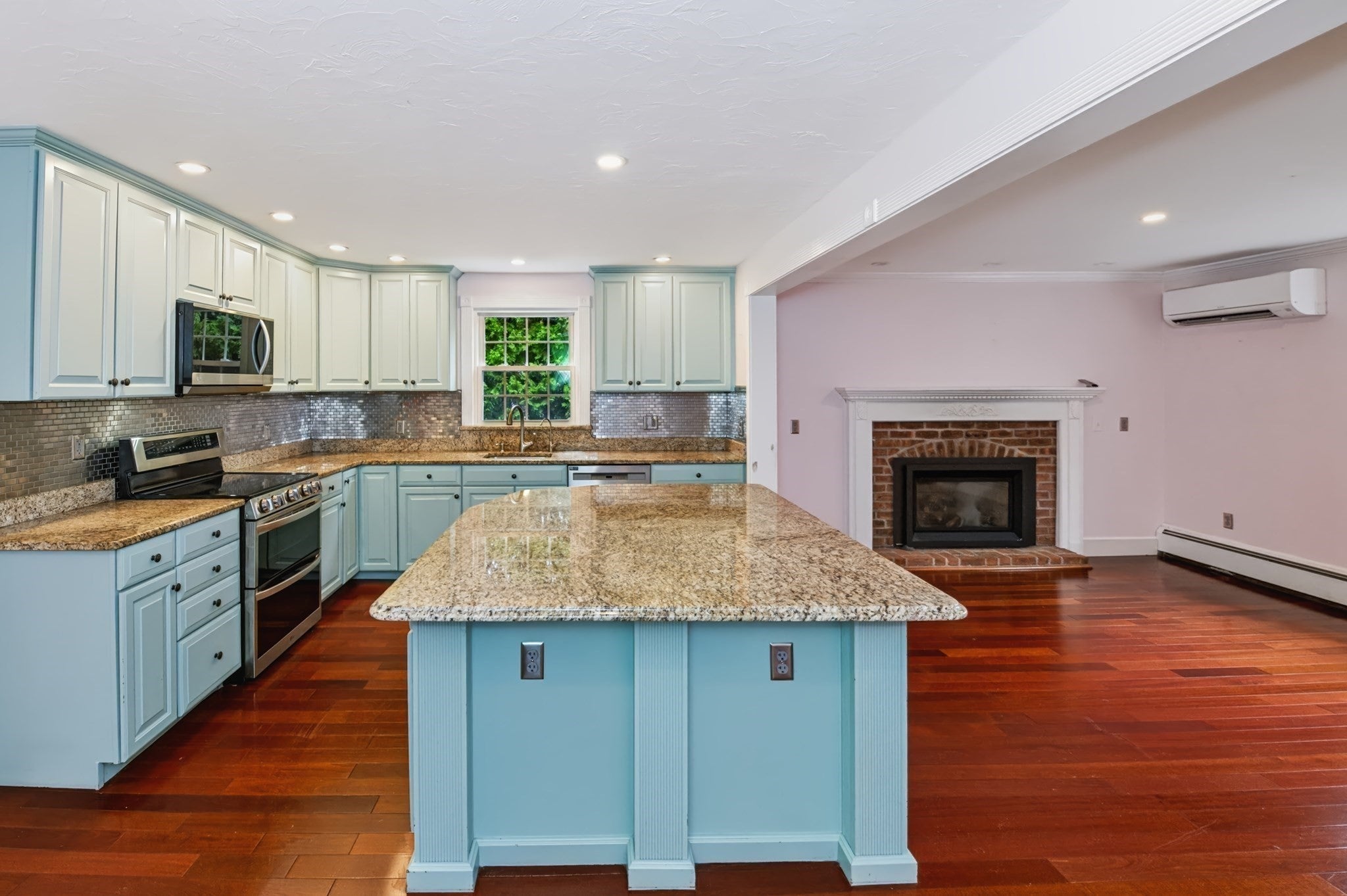 194 W Sutton Rd, Sutton, MA Photo #4