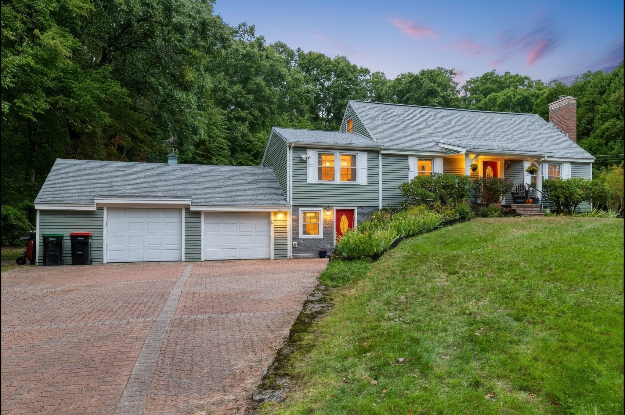 Photo of 194 W Sutton Rd, Sutton, MA