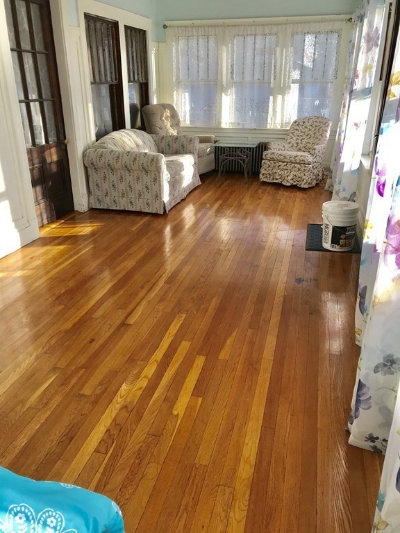 23 R St 10/18-6/30 Incl Internet