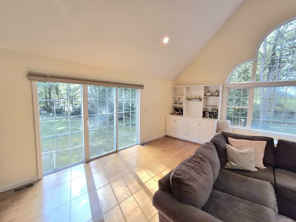 6 Rockwood Lane