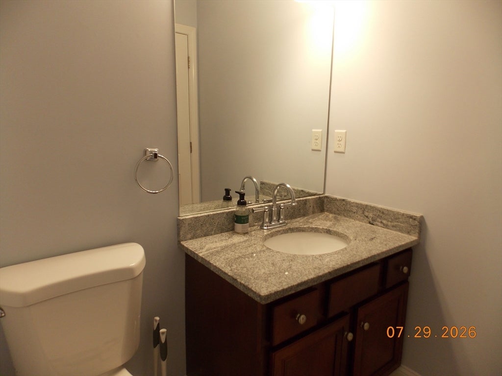 1 Paradise Ln #J3, Whitman, MA, 1 Paradise Ln #J3, Whitman, MA Photo #5