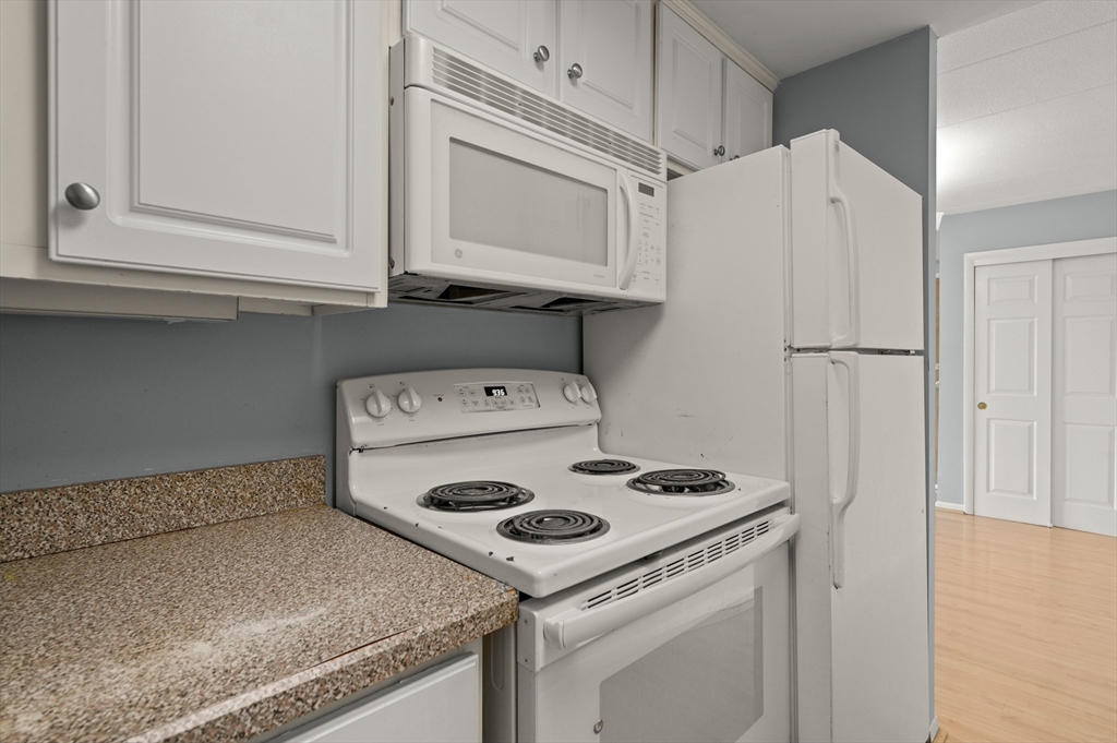122 Main St 402