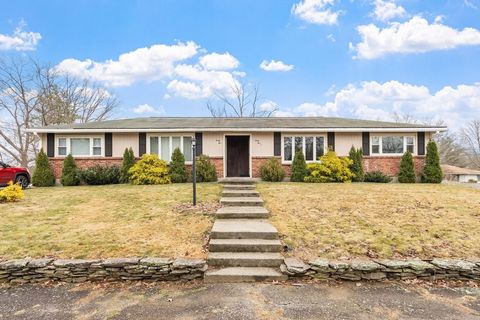 Photo of 45 Kinglet Dr #A, Shrewsbury, MA 01545 (MLS # 73494258)