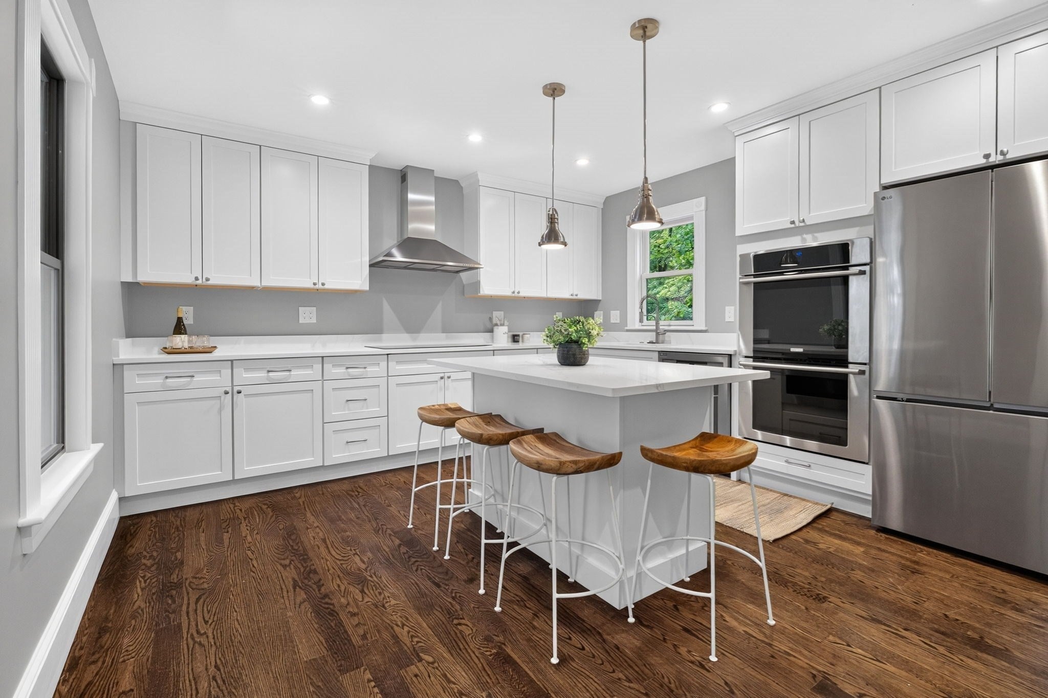 Photo of 122 Winn St, Woburn, MA