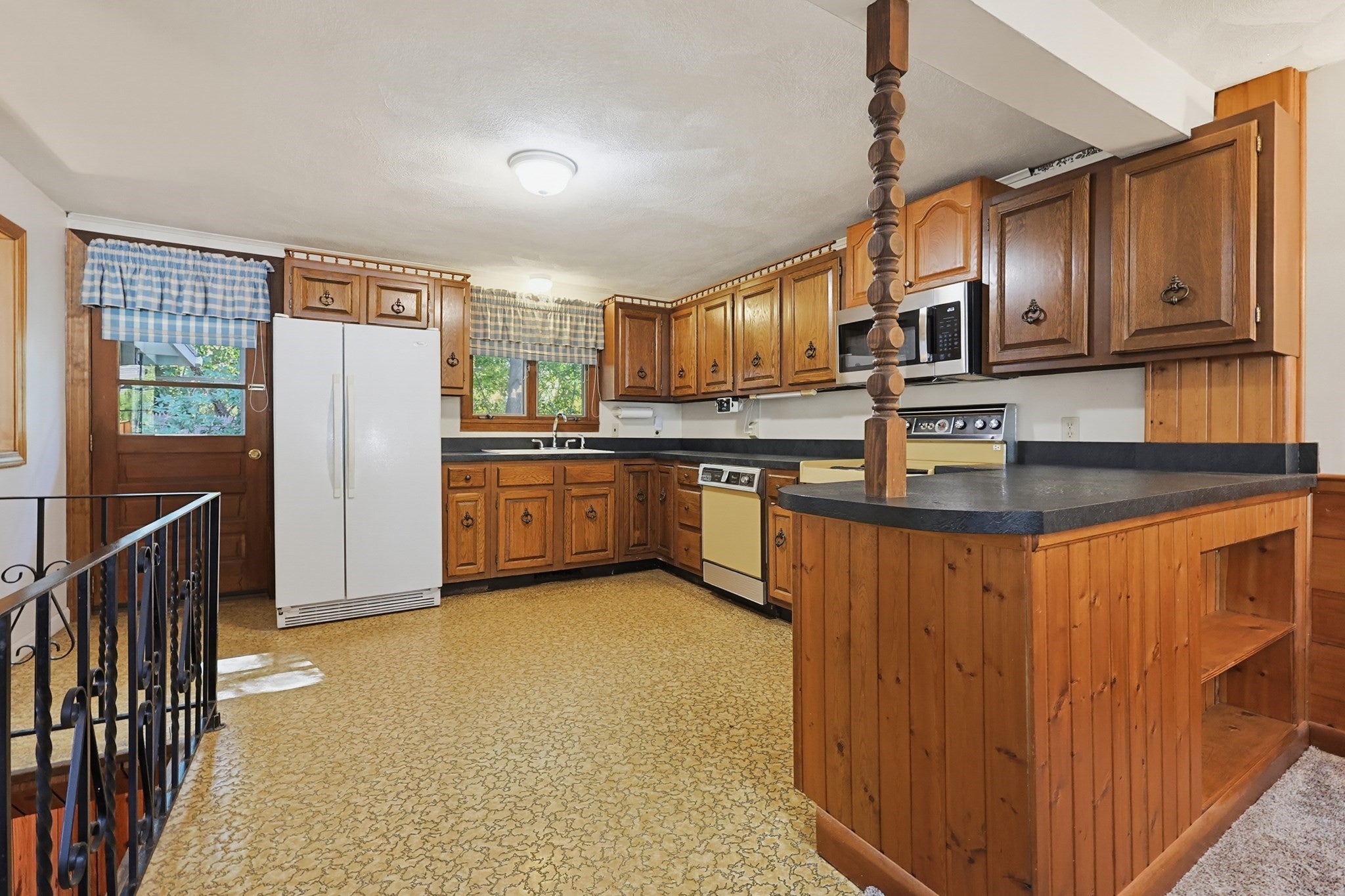121 Park Circle, Attleboro, MA, 121 Park Circle, Attleboro, MA Photo #5