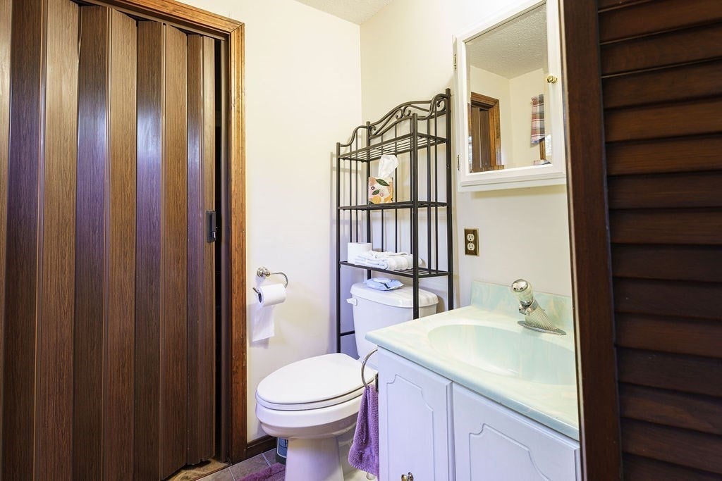 25 Lamoureux Blvd, North Smithfield, RI, 25 Lamoureux Blvd, North Smithfield, RI Photo #18