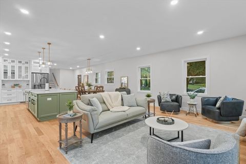 119 River St Middleton MA 01949