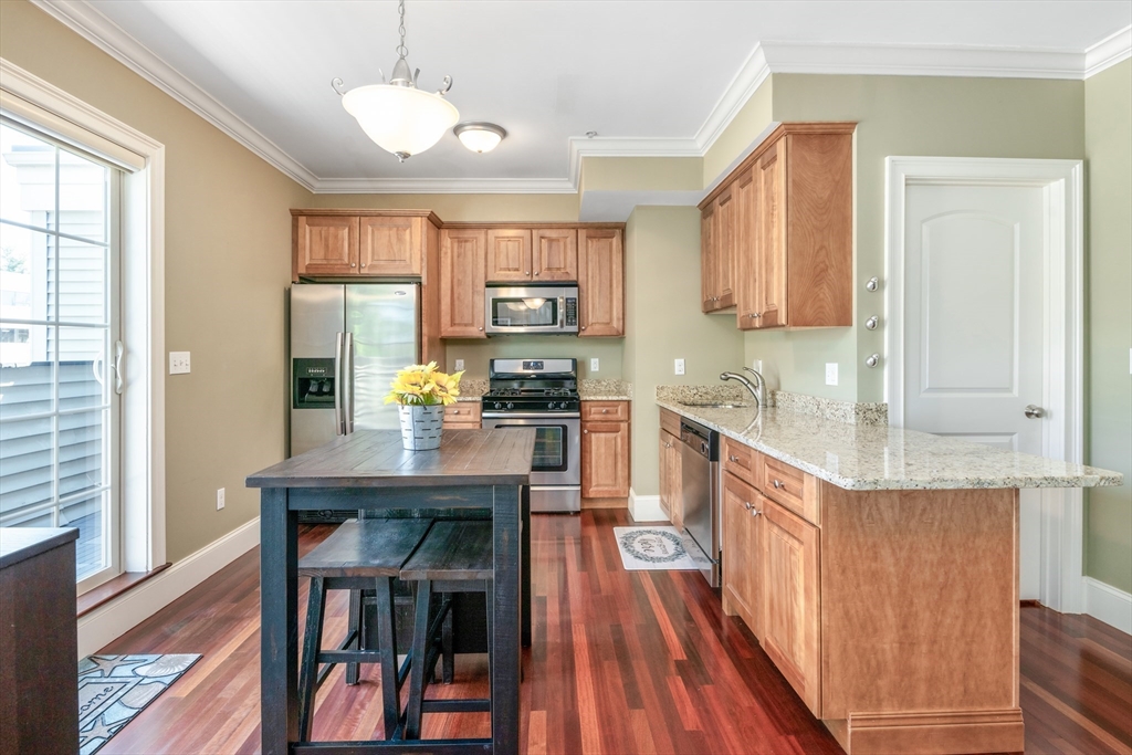 255 Winter St 401