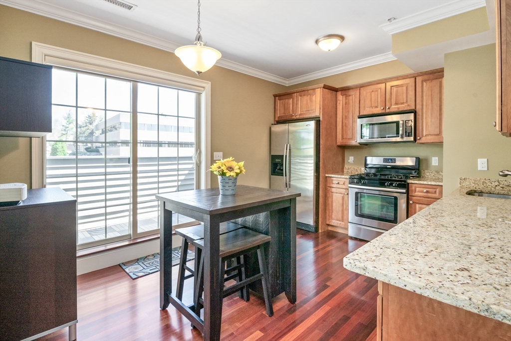 255 Winter St 401