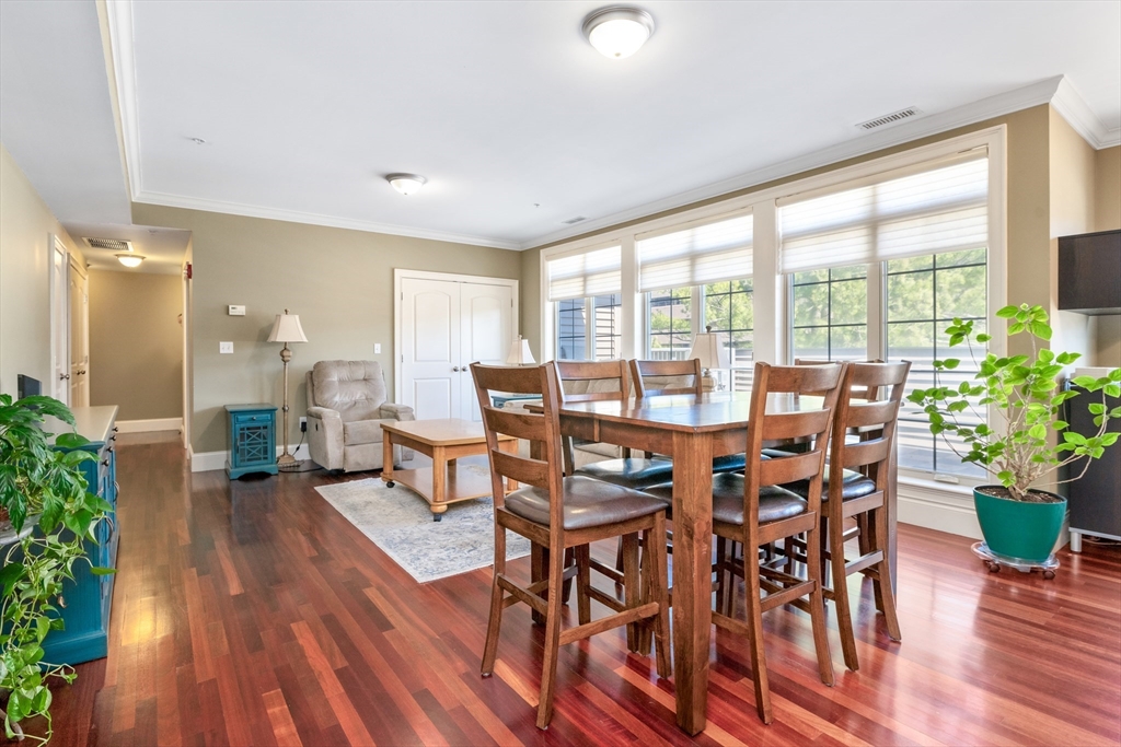 255 Winter St 401