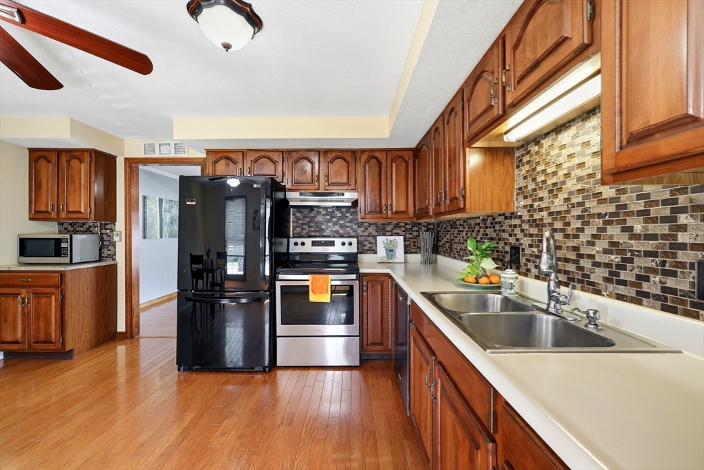 283 Fuller Rd I