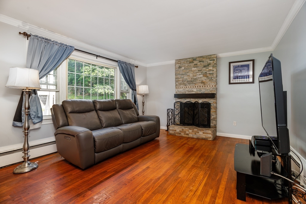 547 Elm St