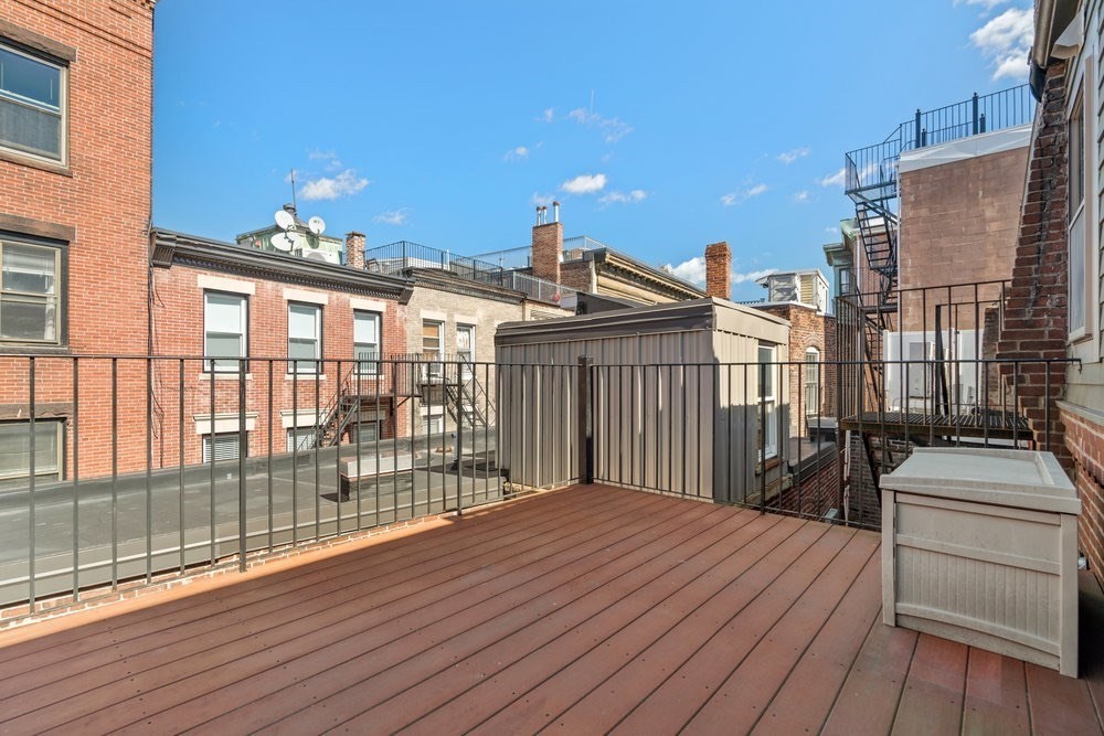 11 Wiget St 4