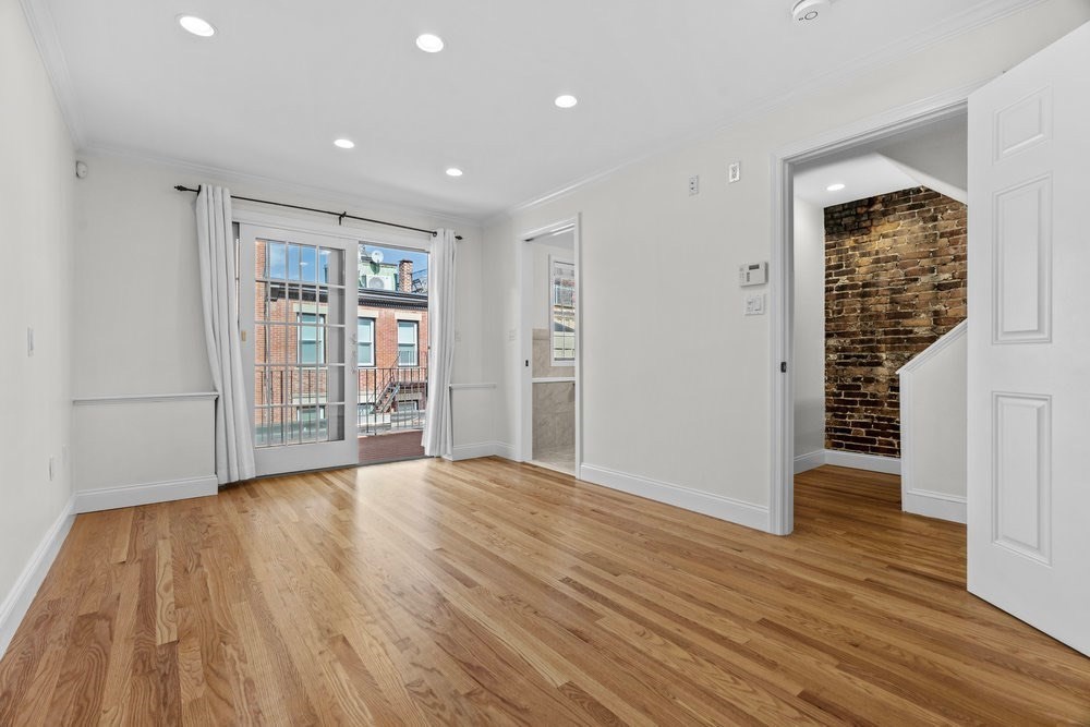 11 Wiget St 4